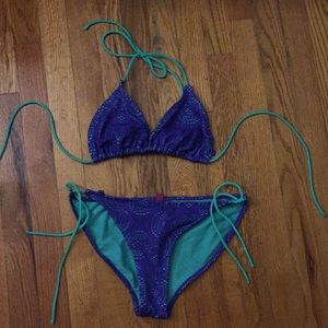 Woman’s adjustable side strap bathing suit